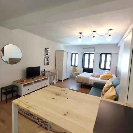 El Pisito De Sofia En * 比戈